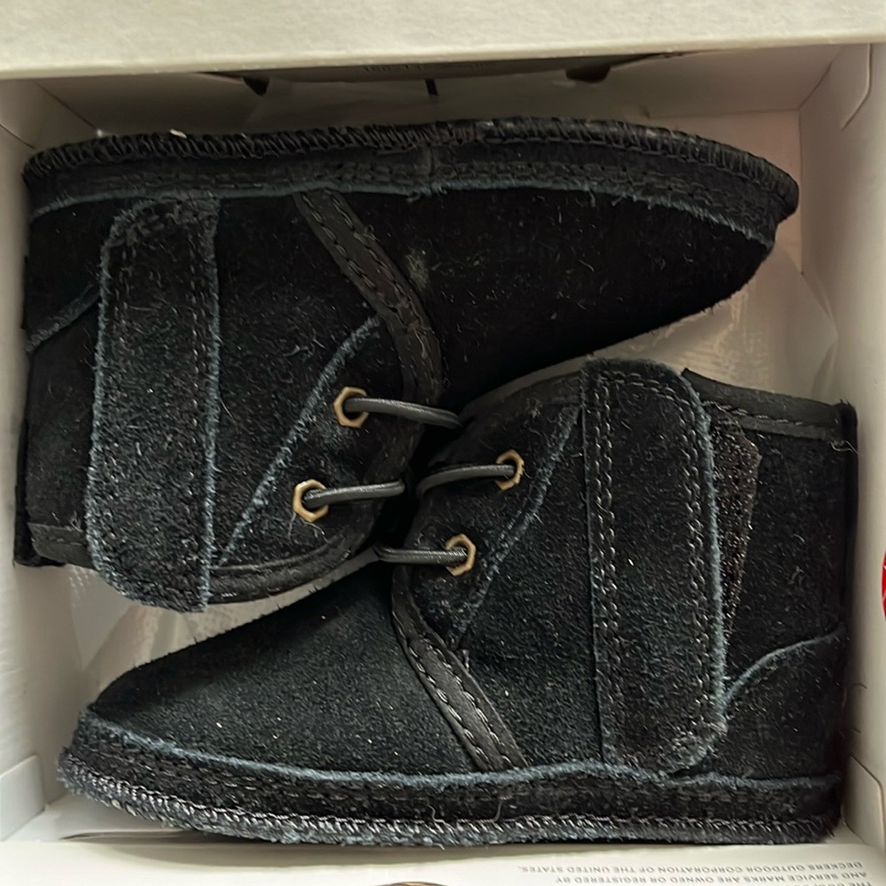 UGG baby boots 12-18 months never worn with the box